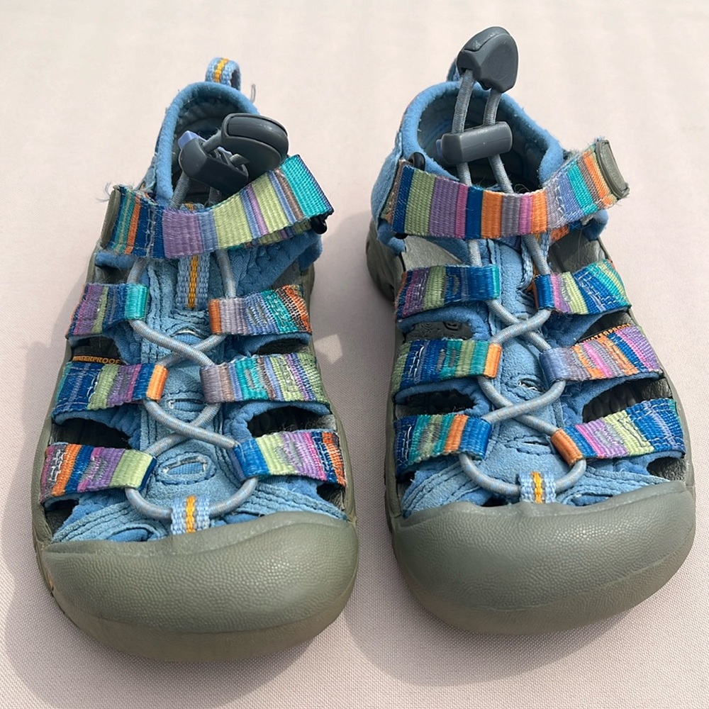 KEEN Newport Rainbow Striped Waterproof Lace-lock Bungee Sandals Toddler Size 11